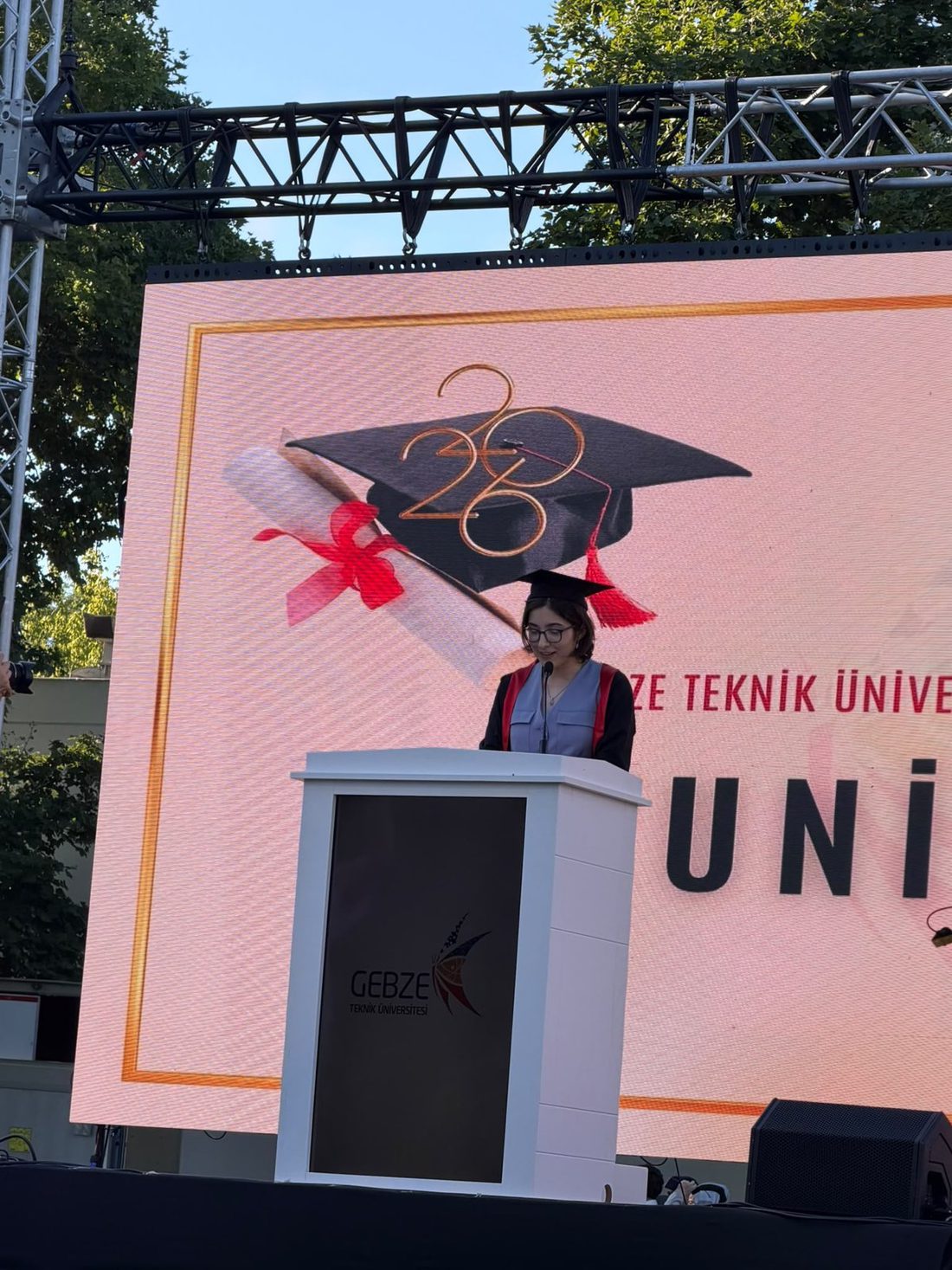 Aleyna Su Bostan gave the valedictorian speech at the graduation ceremony