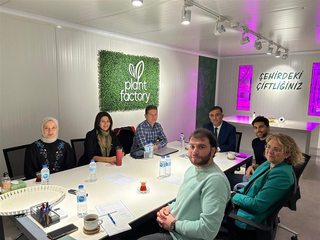 Visit to Plant Factory's İstinyePark vertical farm with the GTÜ rector